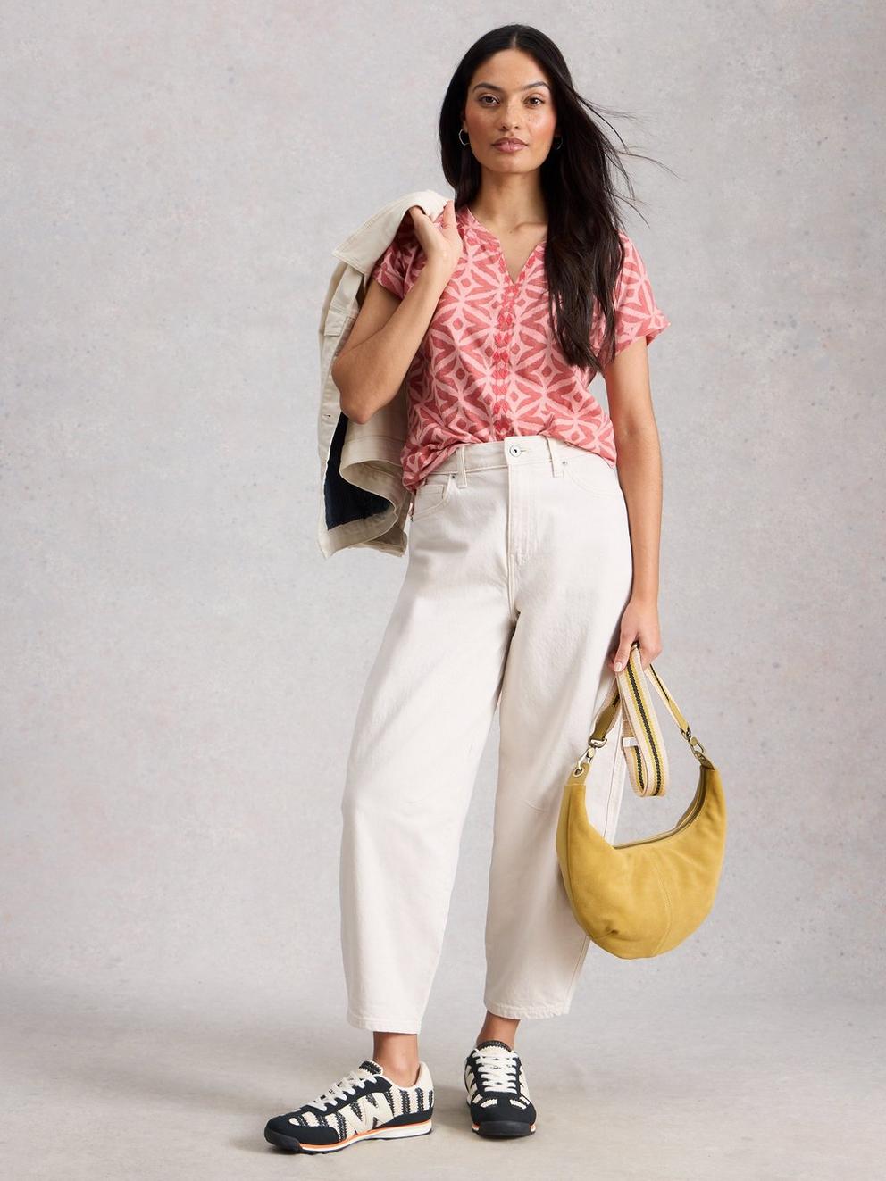 NELLY SHORT SLEEVE EMBROIDERED TEE