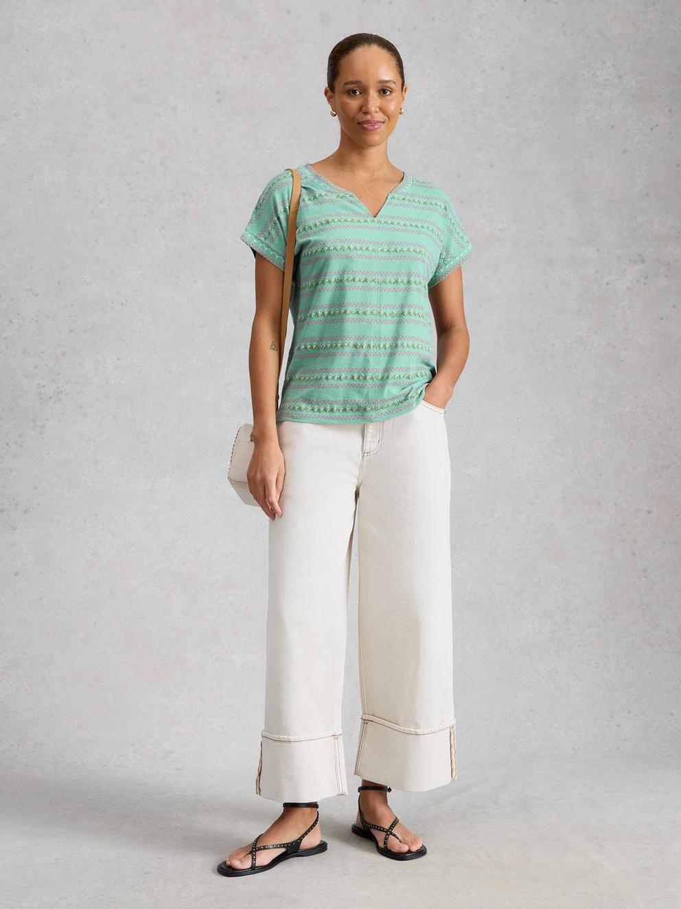 NELLY SHORT SLEEVE EMBROIDERED TEE