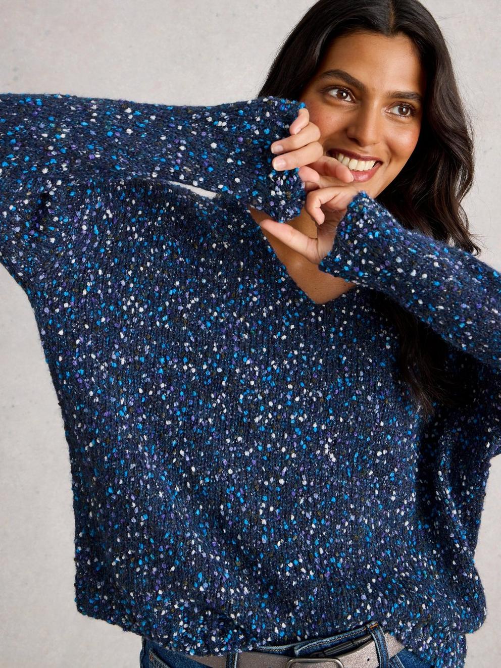 V NECK TEXTURED JUMPER