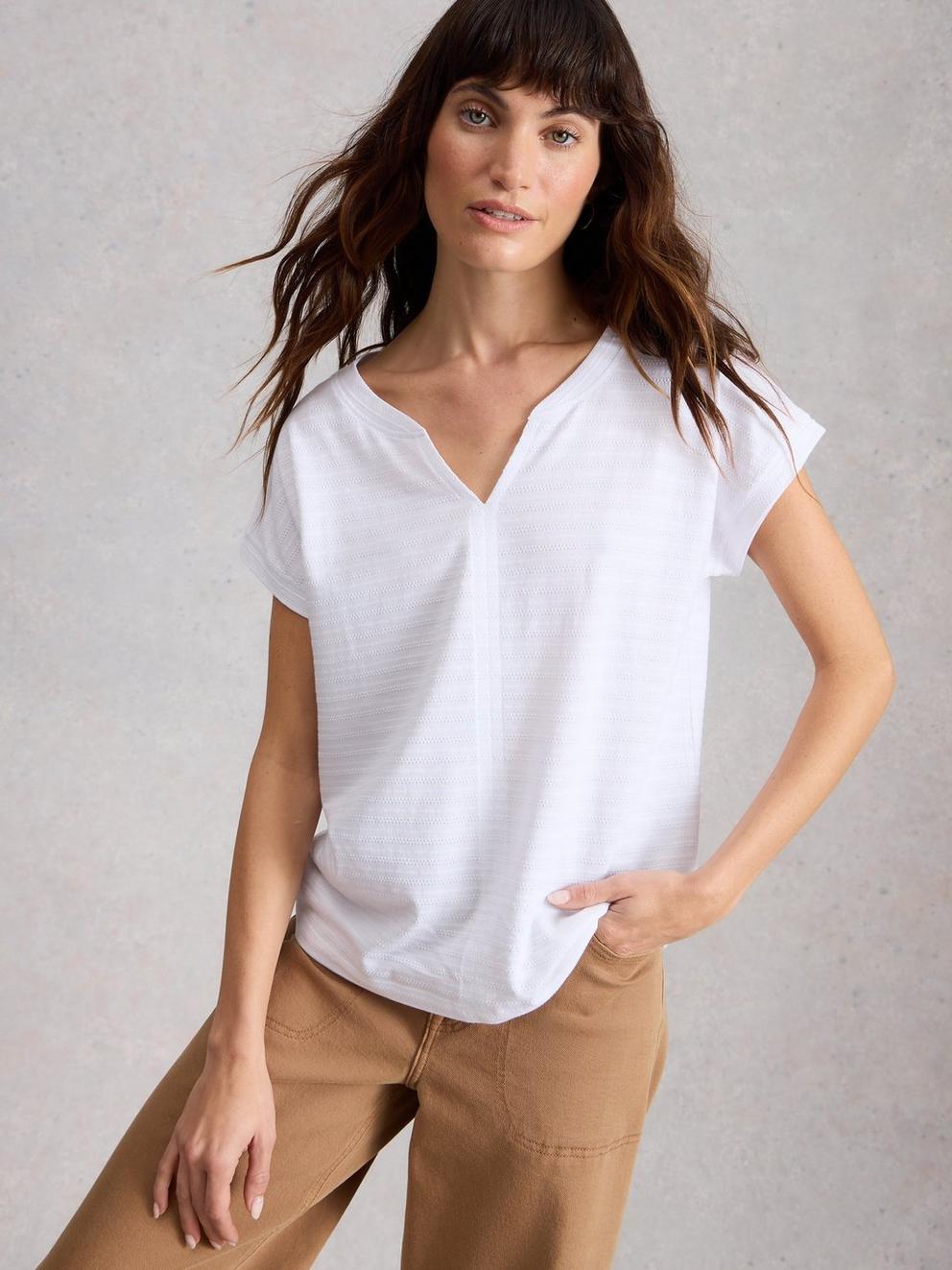 NELLY NOTCH TEXTURE TEE