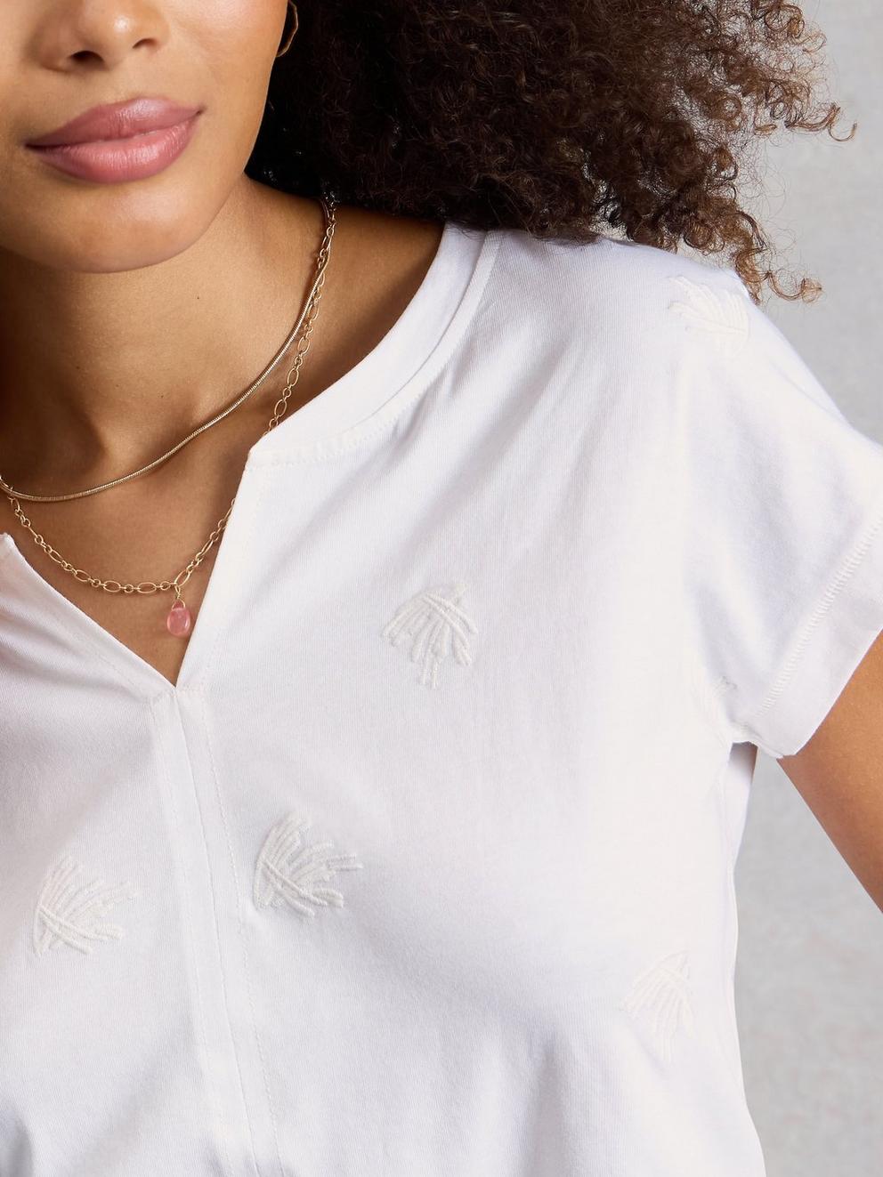 NELLY EMBROIDERED T-SHIRT