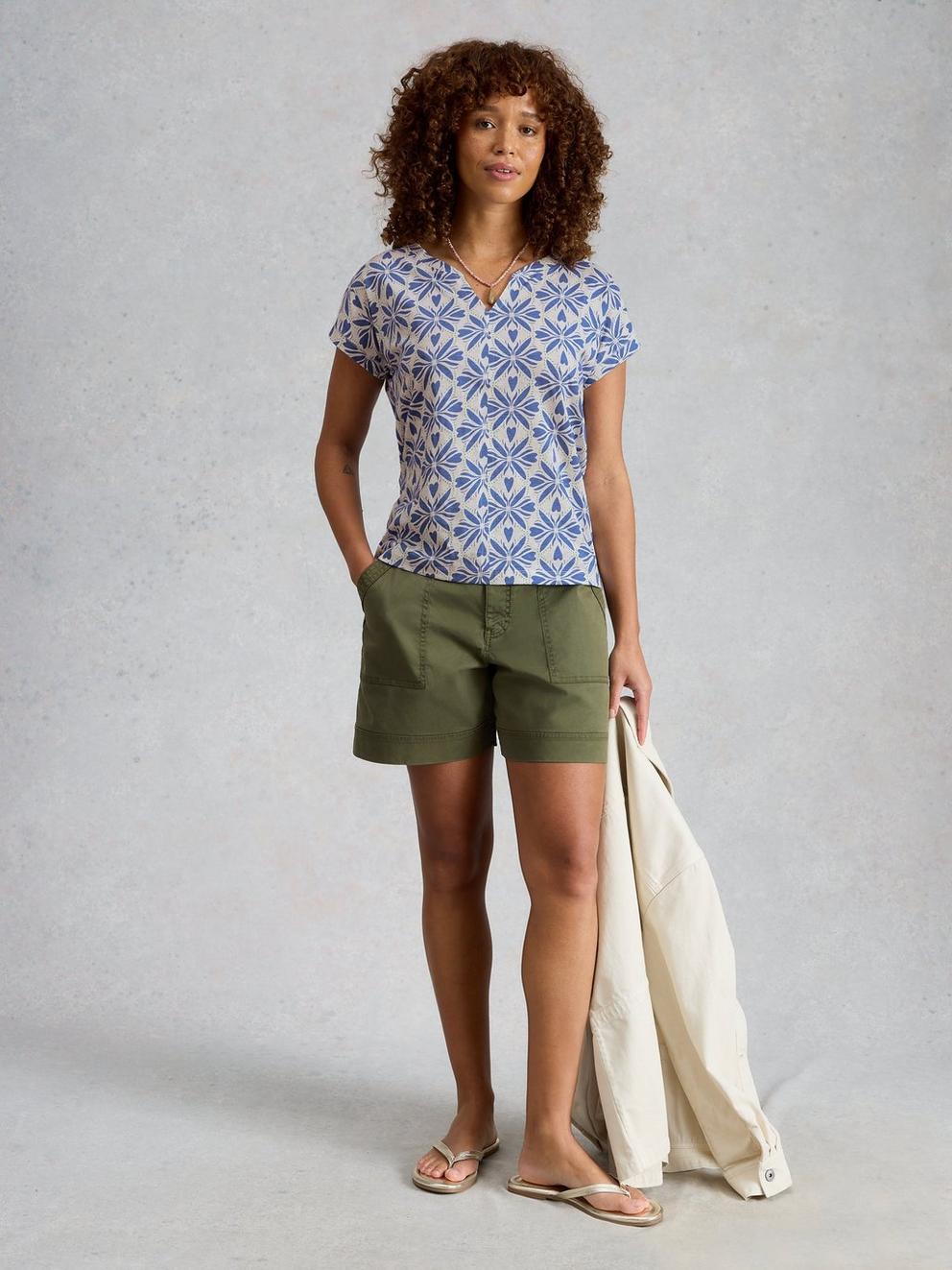 NELLY NOTCH V NECK TEE