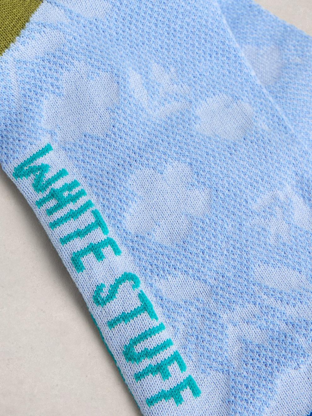 Textured Flower Ankle Socks