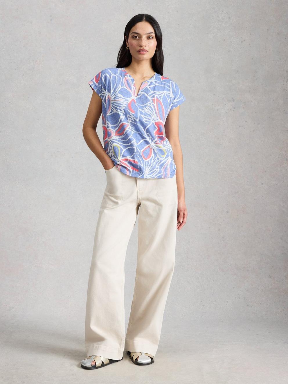 NELLY COTTON NOTCH NECK T-SHIRT