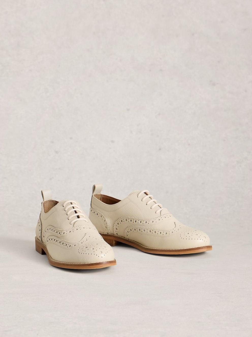 Thistle Lace Up Style Brogue