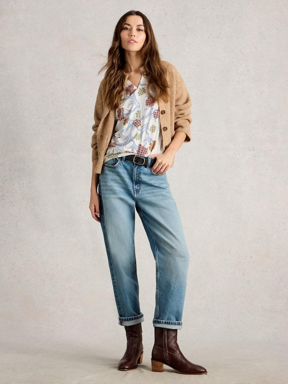 NELLY NOTCH NECK CREW NECK TEE