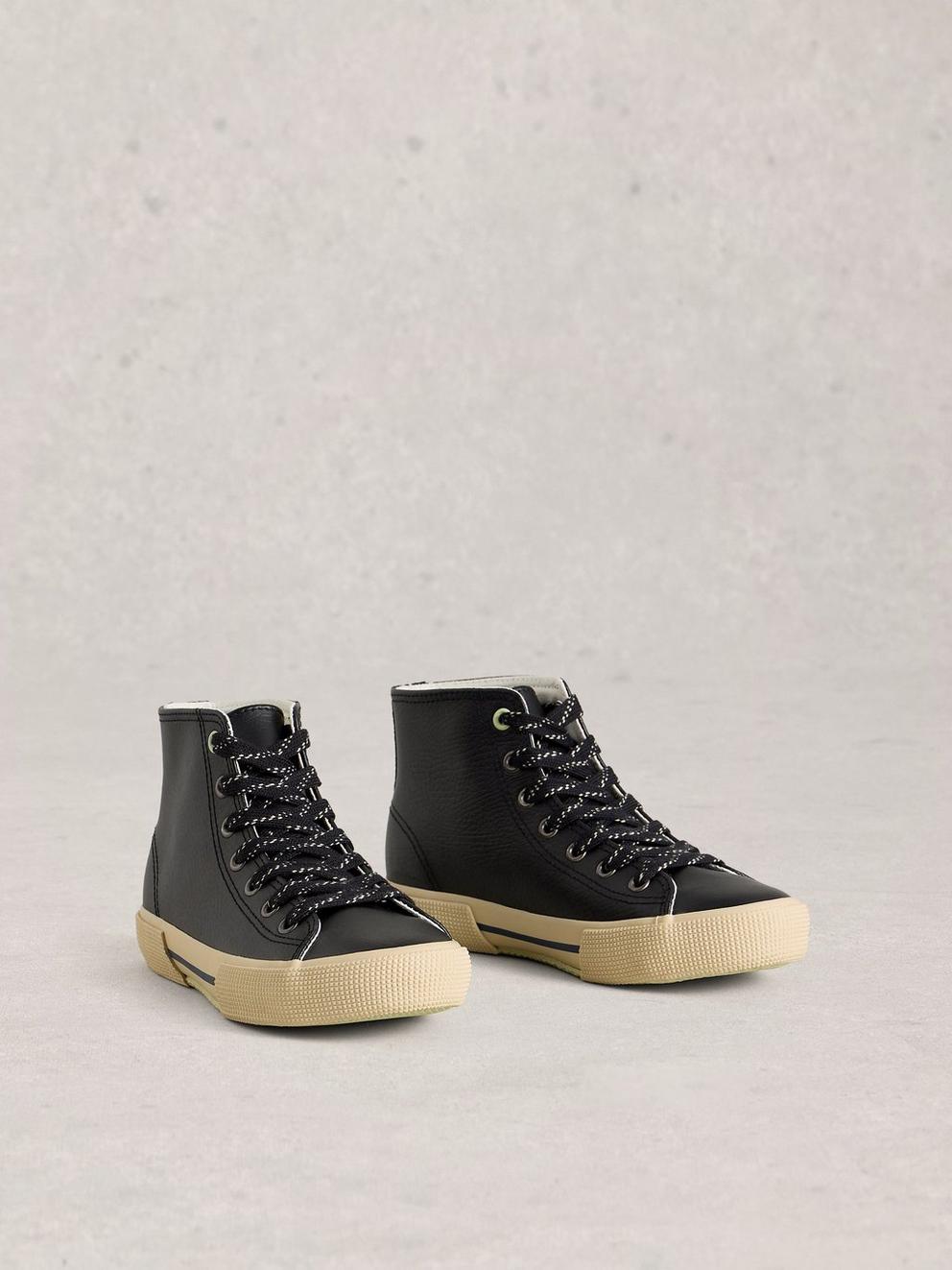 Pippa Leather HiTop Trainer