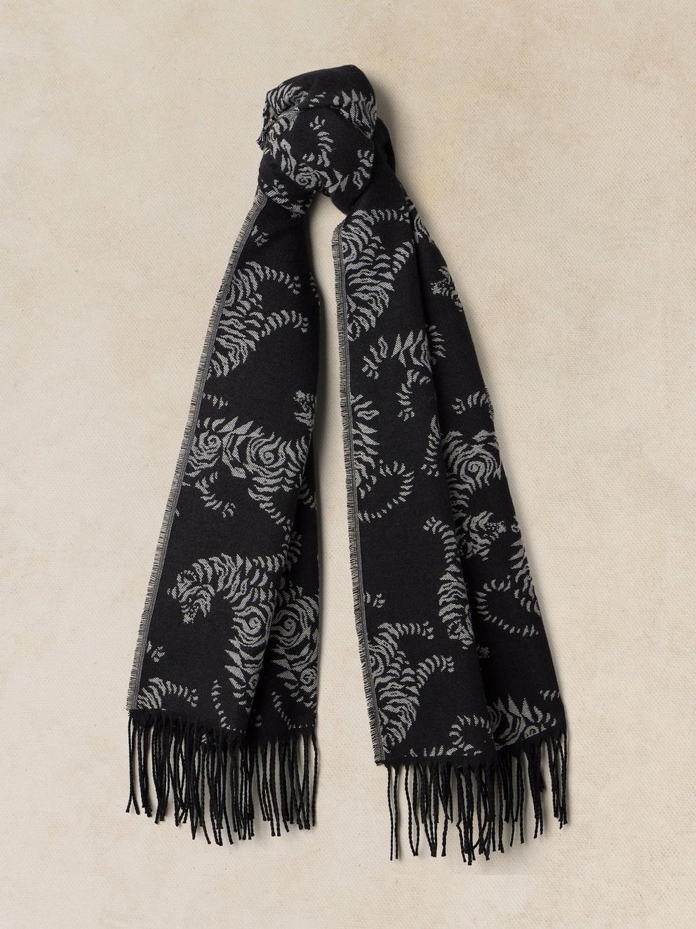 MIDWEIGHT PATTERN SCARF
