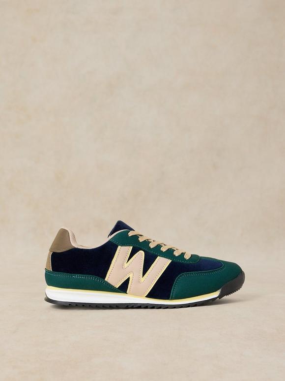 LUCY TRAINER