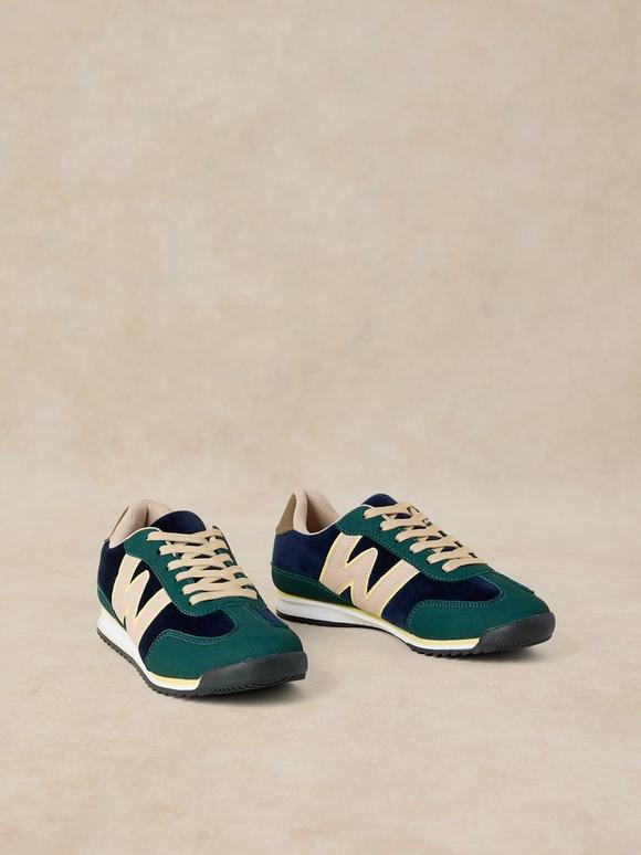 LUCY TRAINER