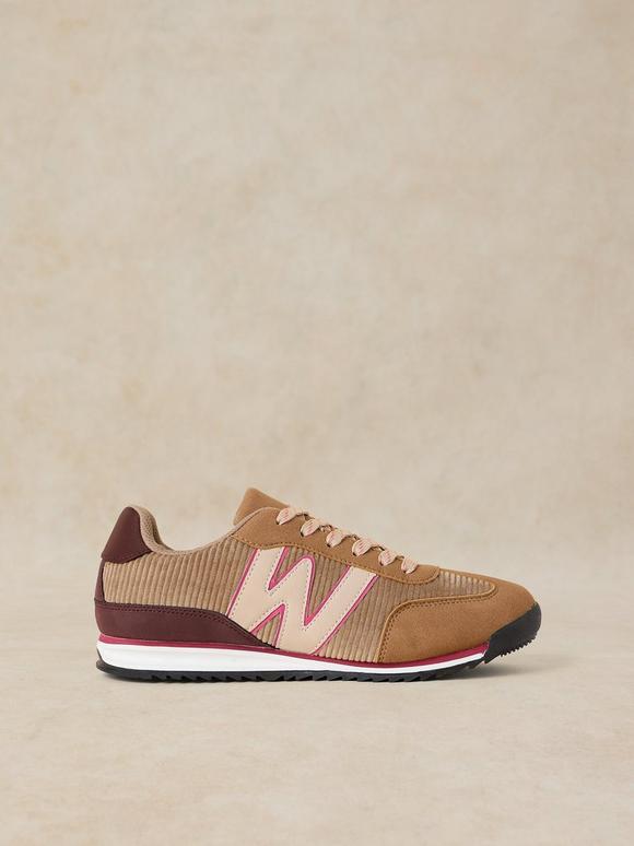LUCY TRAINER