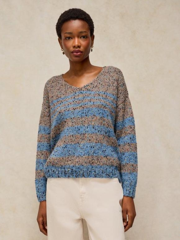 TEXTURE STRIPE V NECK JUMPER