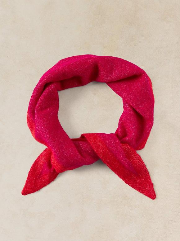 TRIANGLE SCARF