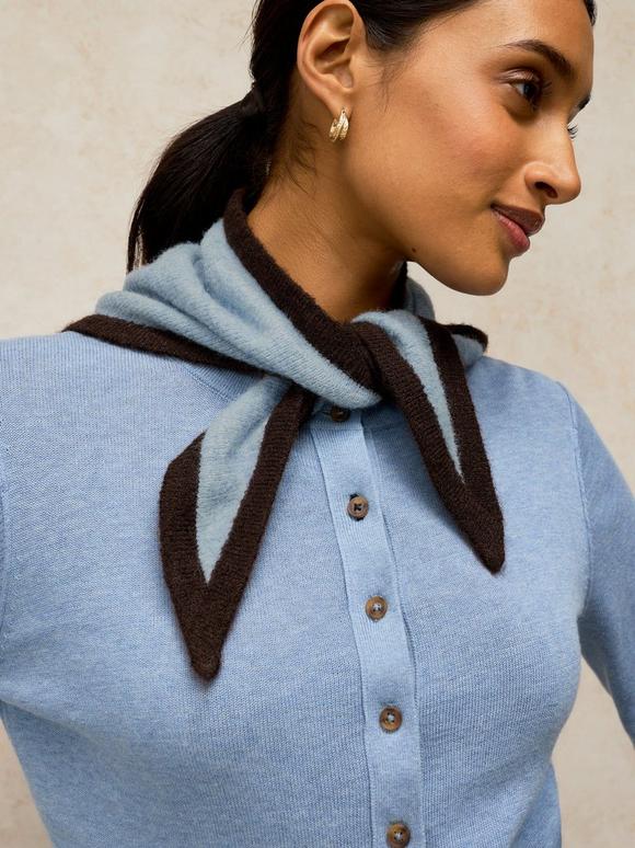 TRIANGLE SCARF