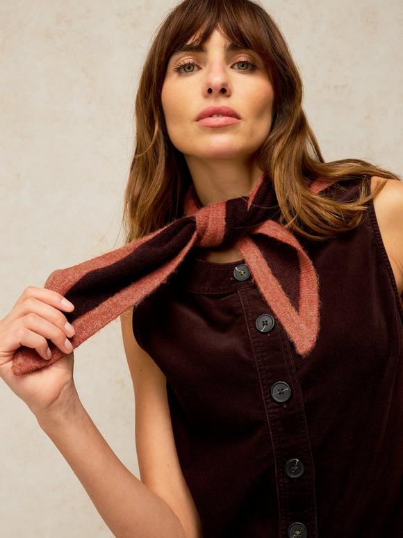TRIANGLE SCARF