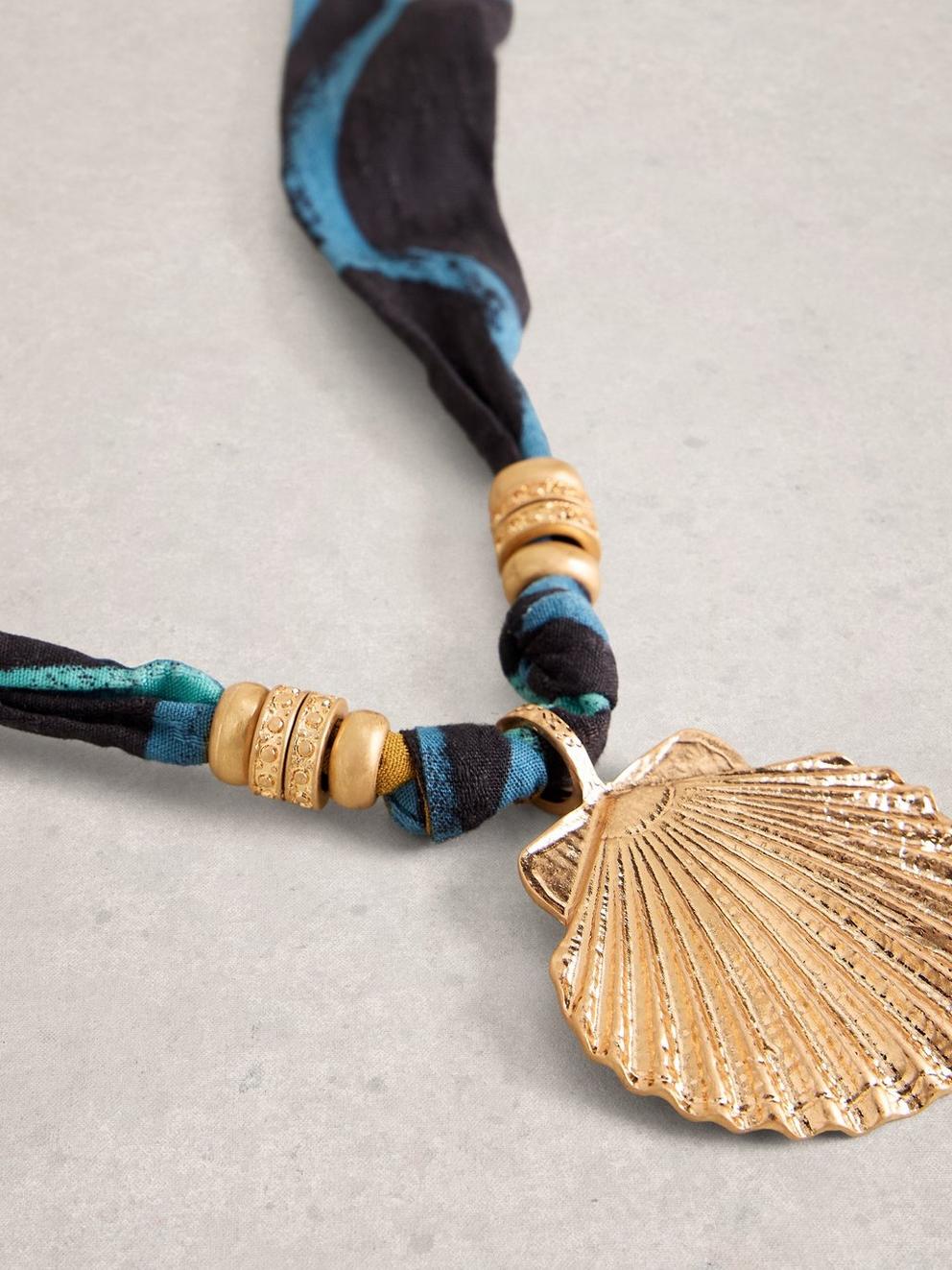 Shell Pendant Scarf Necklace