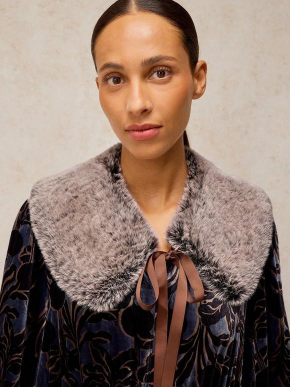 FAUX FUR COLLAR