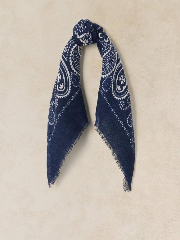 WOOL SQUARE SCARF