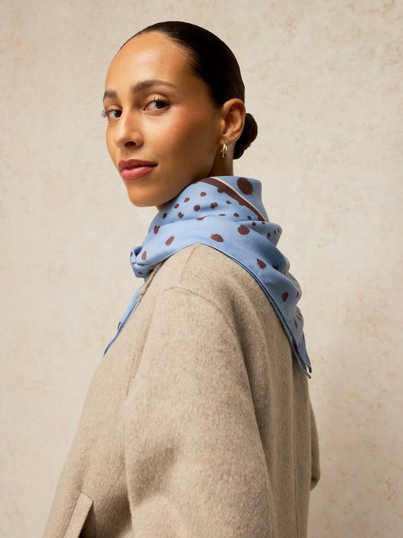 MILLIE SQUARE SCARF