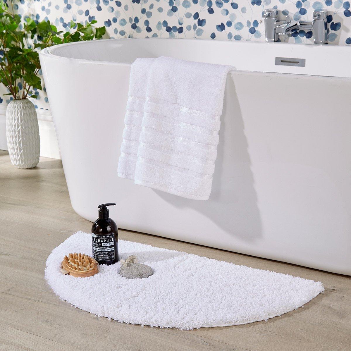 

Kingsley bath mat semi circle white 80 cm