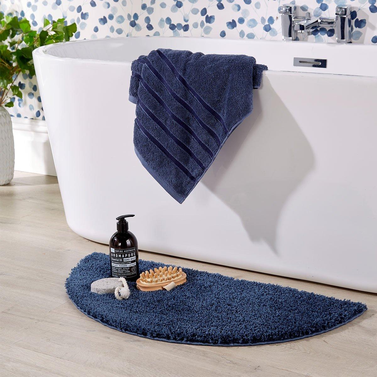 

Kingsley bath mat semi circle navy 80 cm