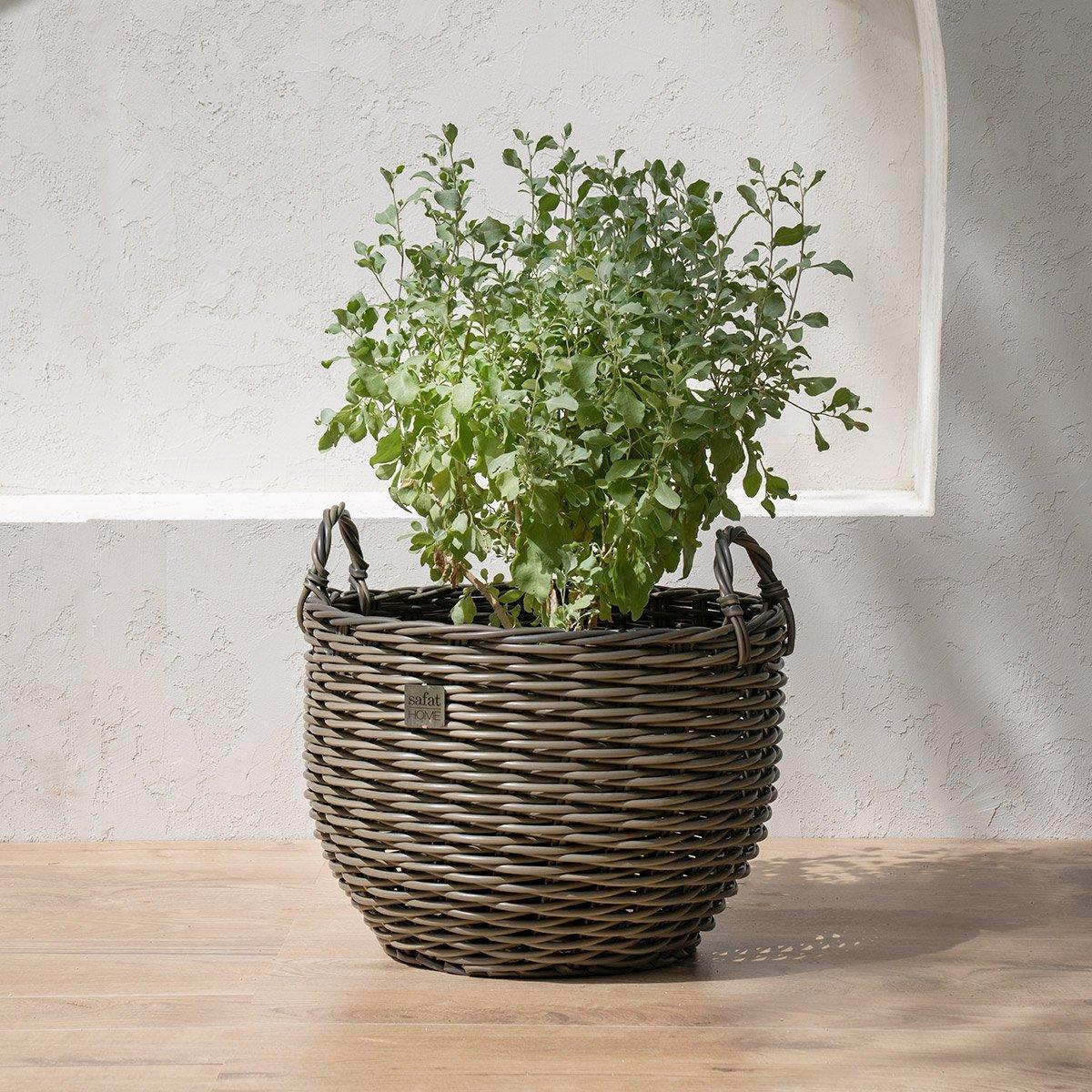 

Darlene brown polyrattan outdoor planter