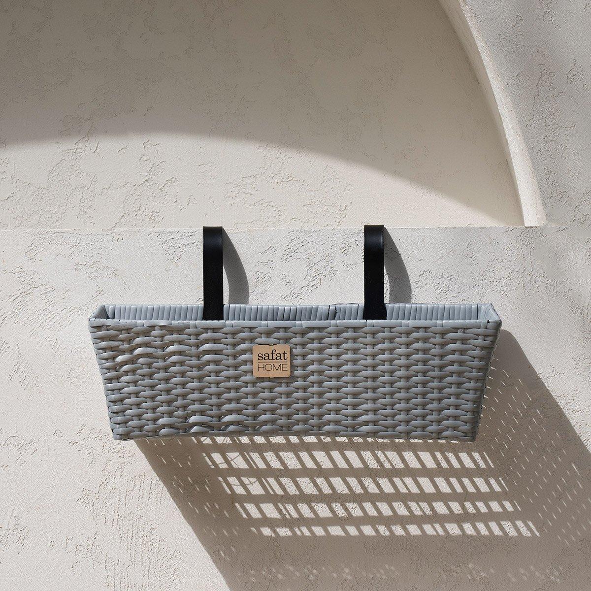 

Delta grey polyrattan outdoor planter