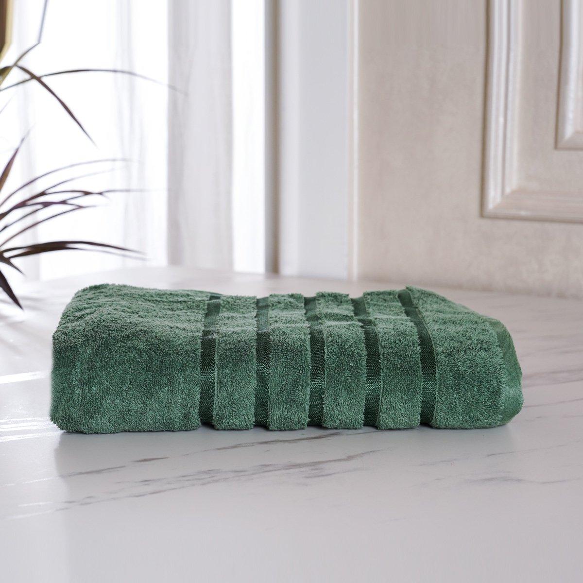 

Lifestyle plain bath towel green jade 70x140 cm