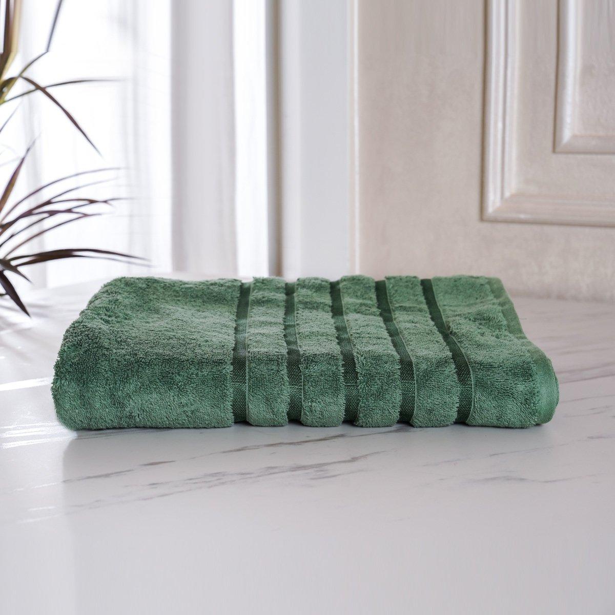 

Lifestyle plain bath sheet green jade 90x150 cm