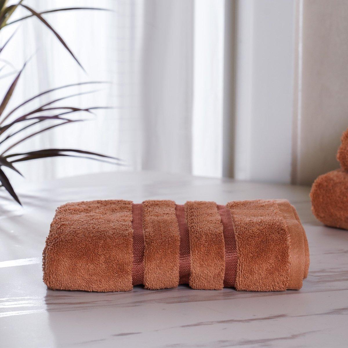 

Lifestyle plain hand towel cinnamon 50x100 cm