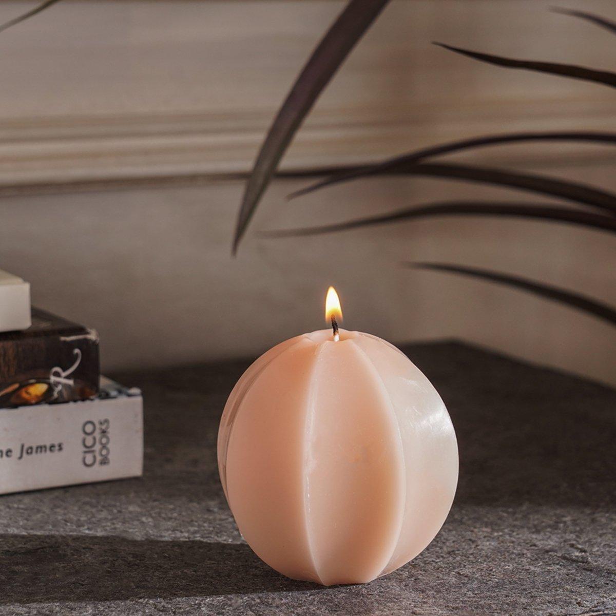 

Alesia beige design candle d 8 cm