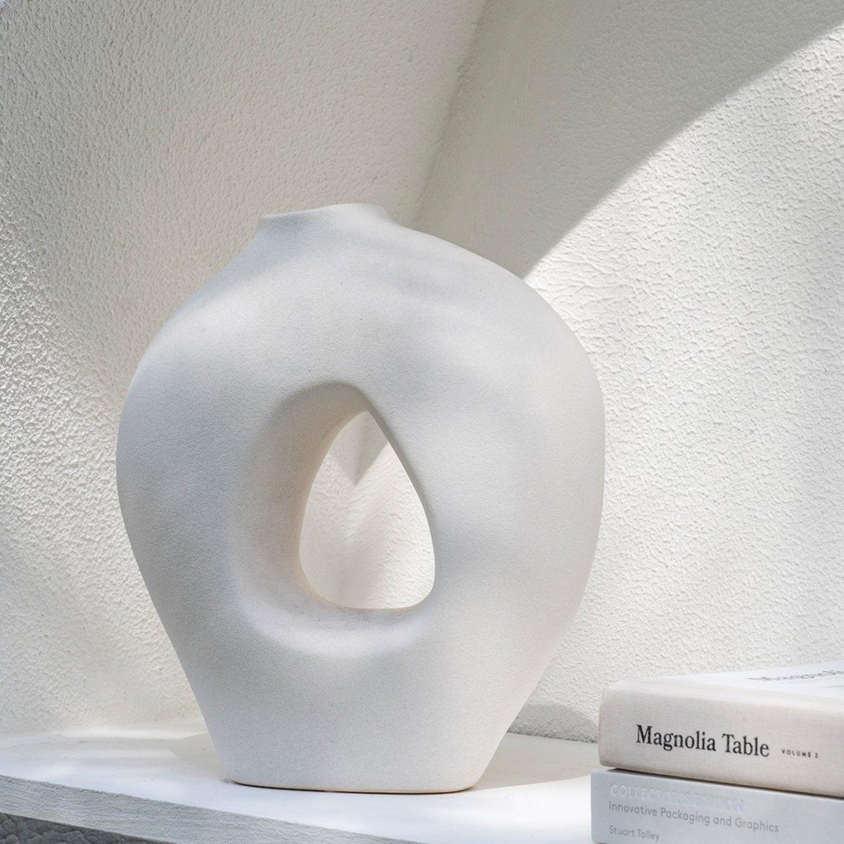 

Asym vase white 24x10. 5x27. 8 cm