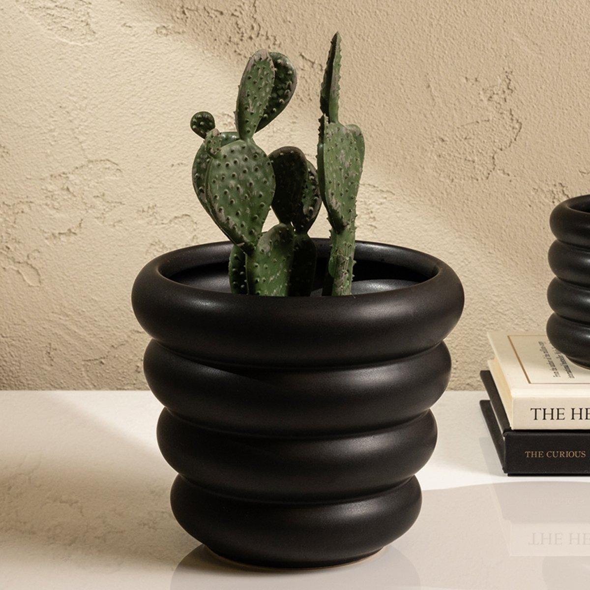 

Elle ceramic planter matte black 14x12 cm