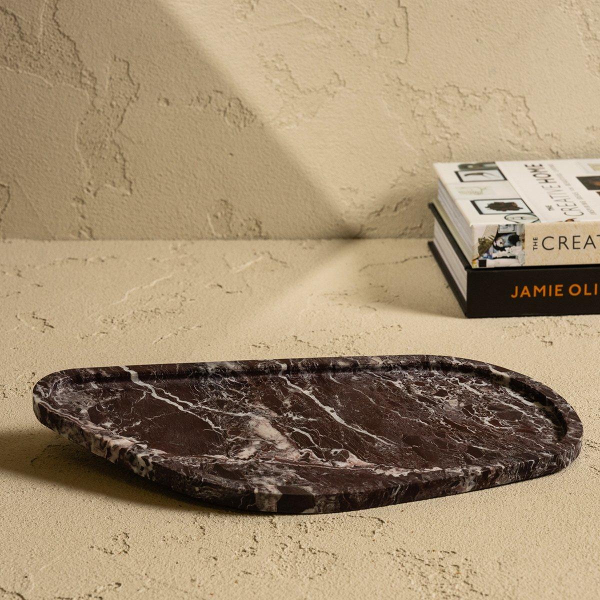 

Levanto asymmetric tray brown 20x23 cm