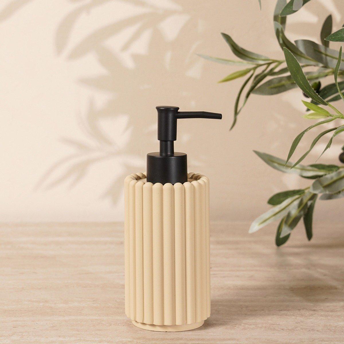 

Fleur soap dispenser cream