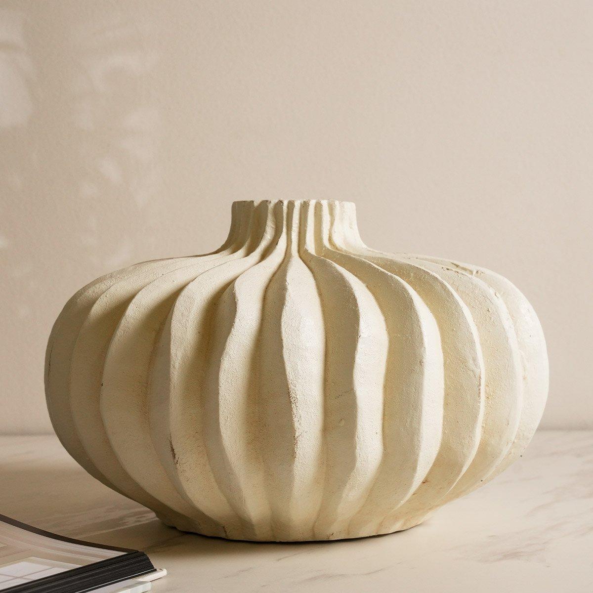 

Migo vase white 35. 5x35. 5x21. 5 cm