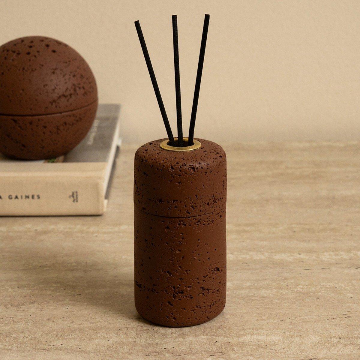

Pillar perfume diffuser brown 6x6x12 cm