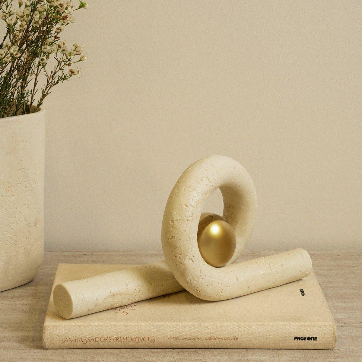 

Twist resin decoration beige 33x11x18. 5 cm