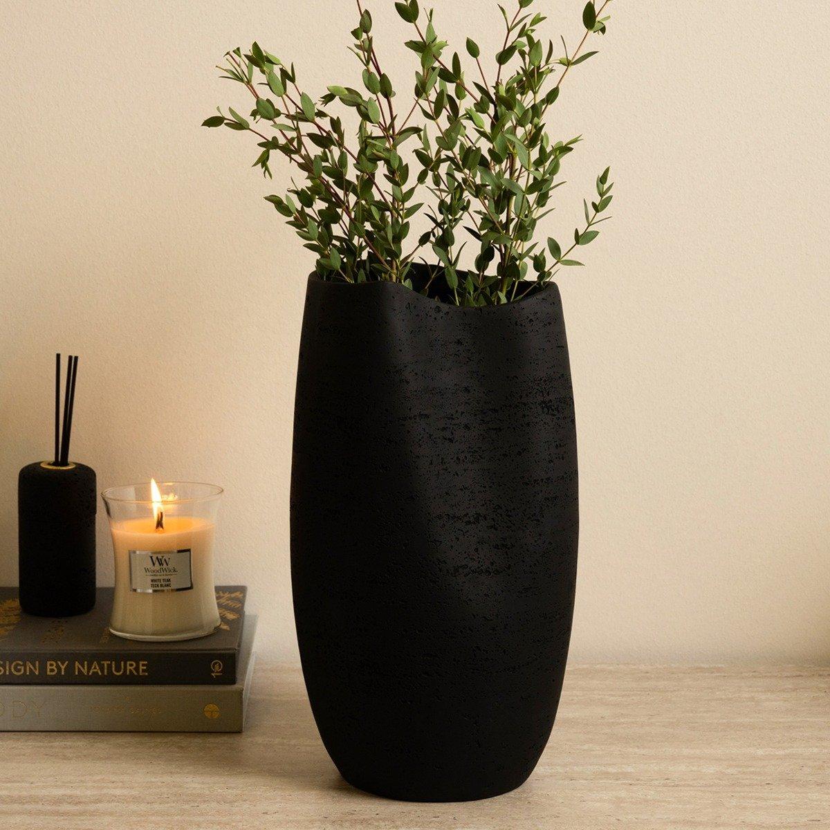 

Assemy resin vase black 20x20x37 cm