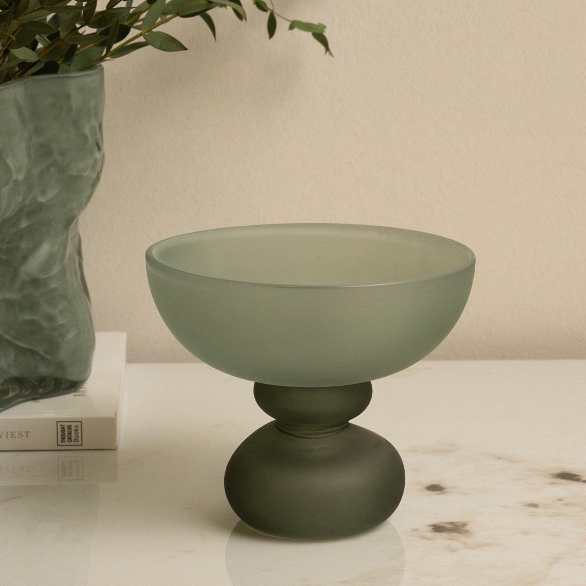

Blasen candle holder green d:16 x h:11. 5 cm