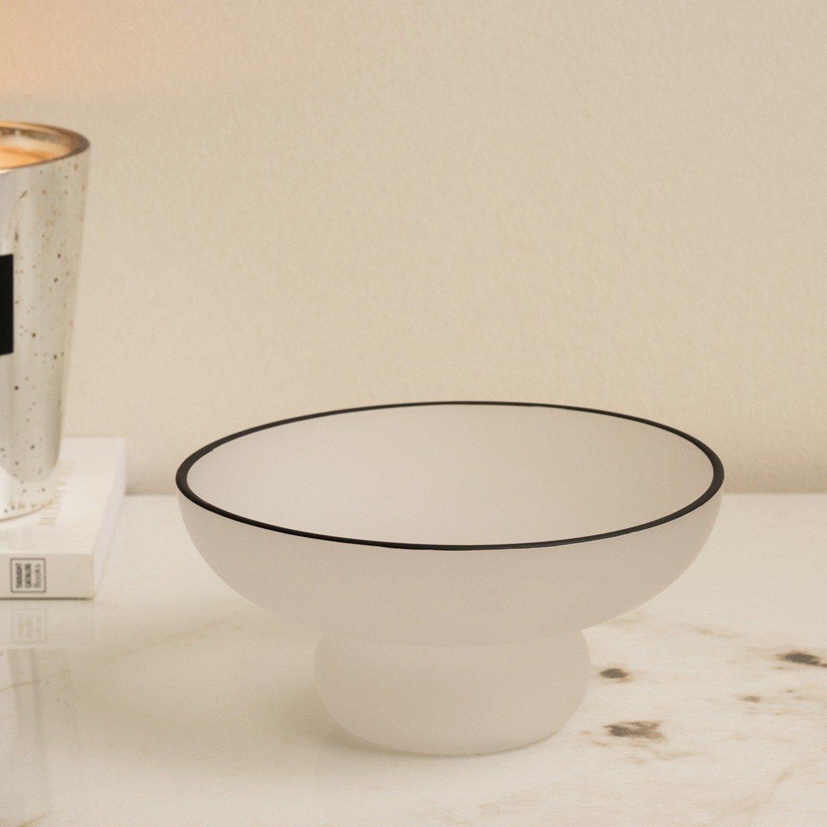 

Blasen footed bowl white d:26 x h:12 cm