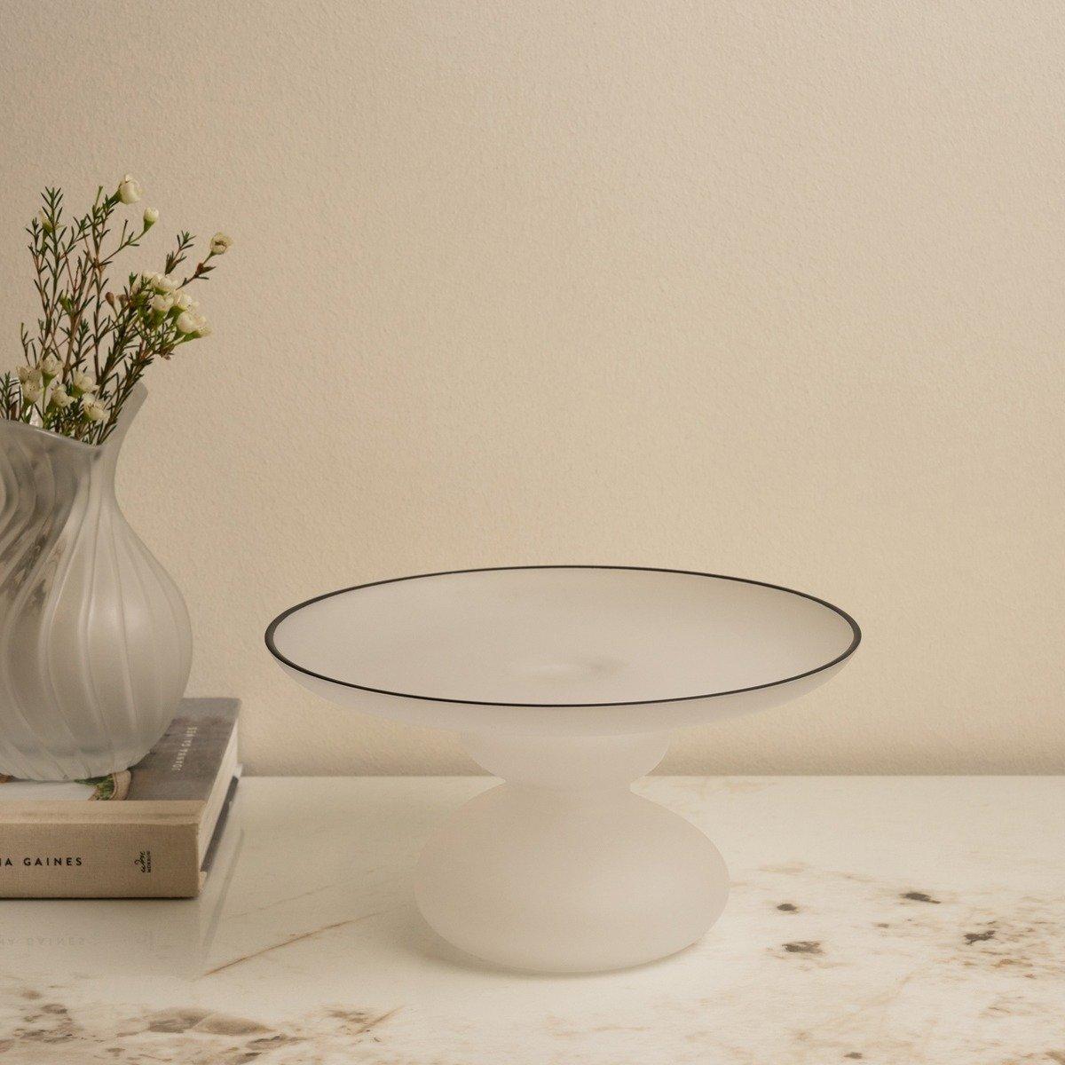 

Blasen footed plate white d:25 x h:13 cm