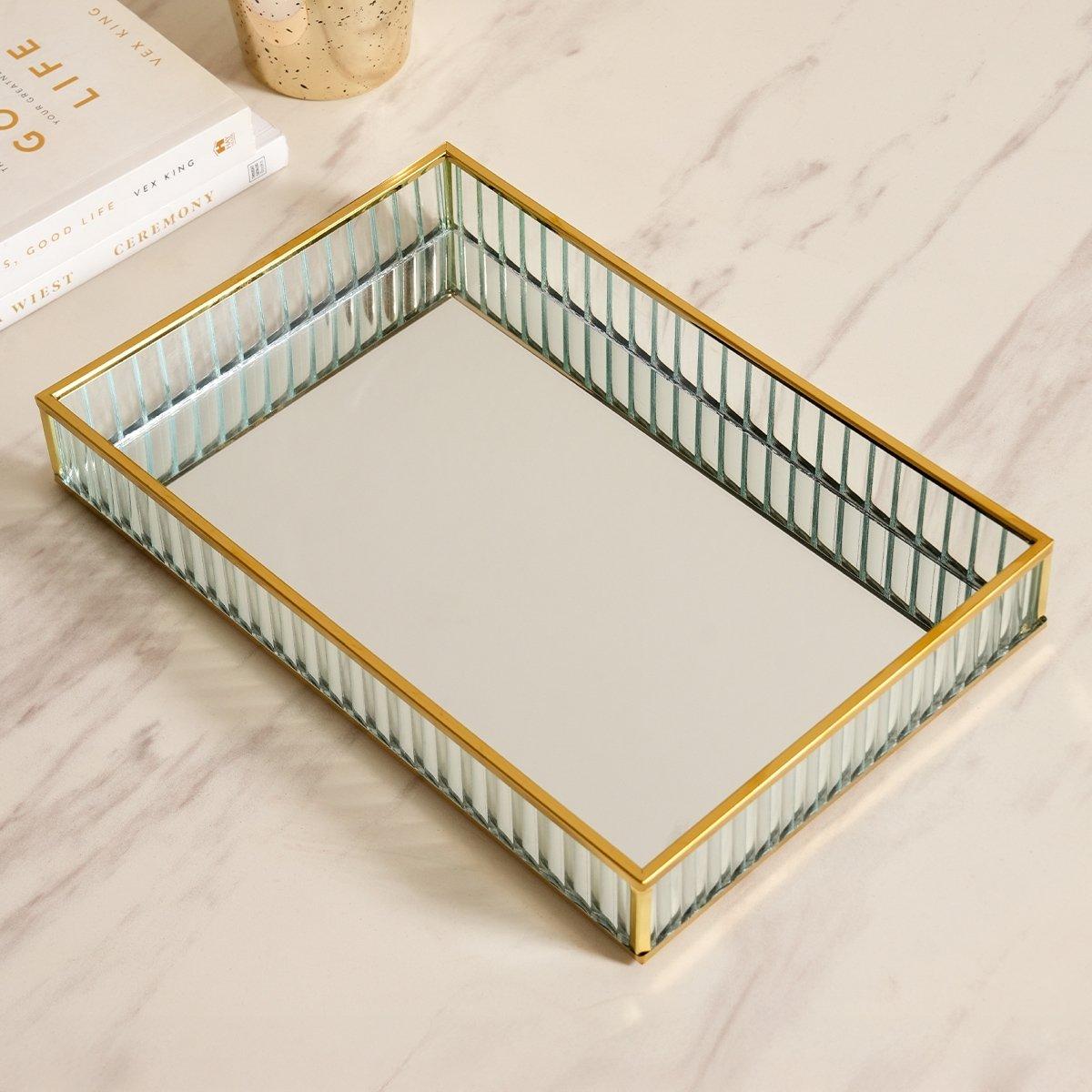 

Alira glass tray gold 30x20x4. 5 cm