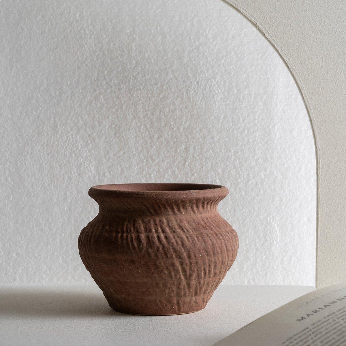 

Plotte vase brown 13. 4x13. 4x10 cm