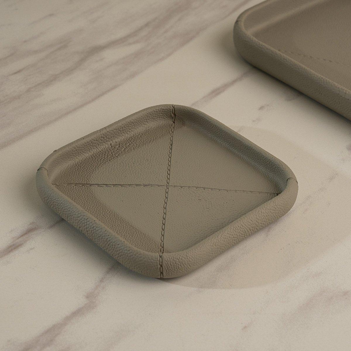 

Silky small plate brown 11. 7x1. 7x11. 7 cm