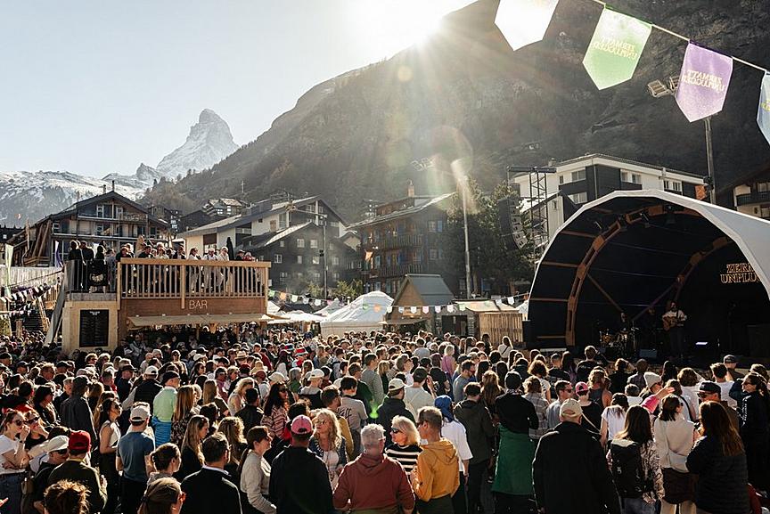 Hotel & Unplugged Pass 2027