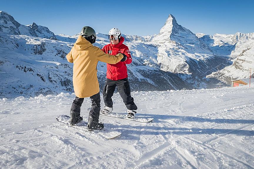 Snowboard group lessons for children and adolescents (6-16 years) - ZERMATTERS