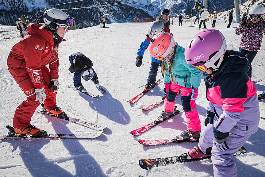 Kids full-day group lessons Snowli (4 – 6 years) - ZERMATTERS
