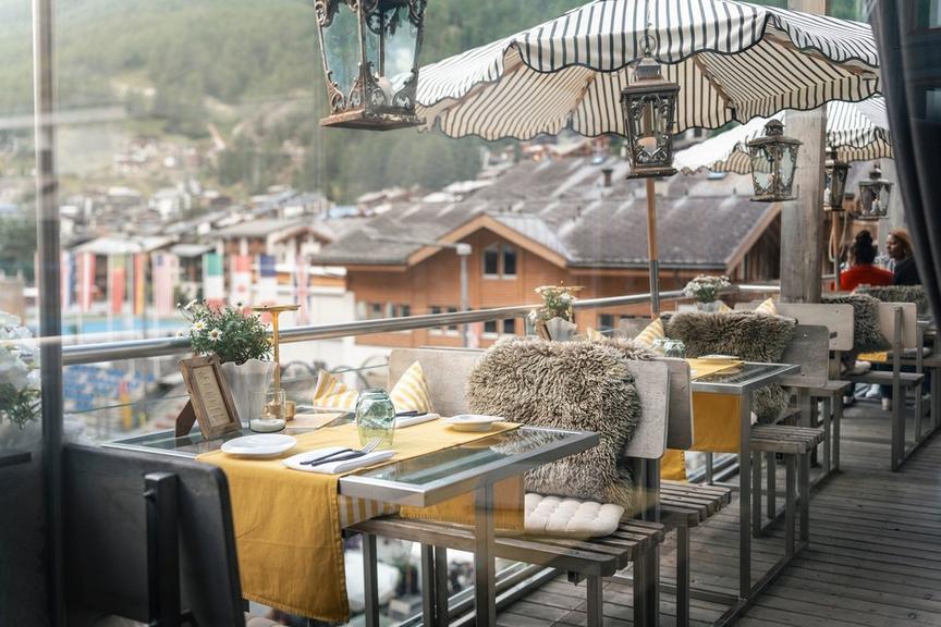 THE FRAME Pop up & Rooftop Bar