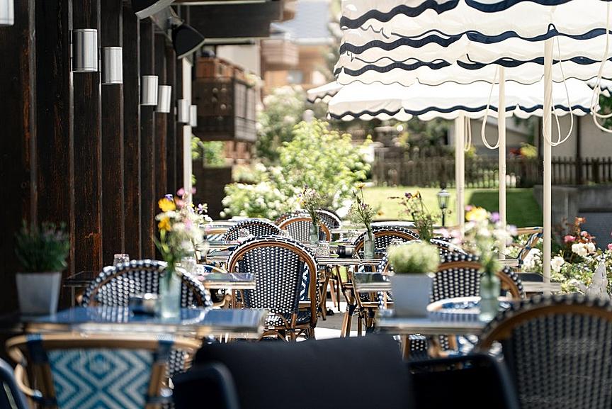 La Piscine Bistro - Le Mirabeau Resort & Spa